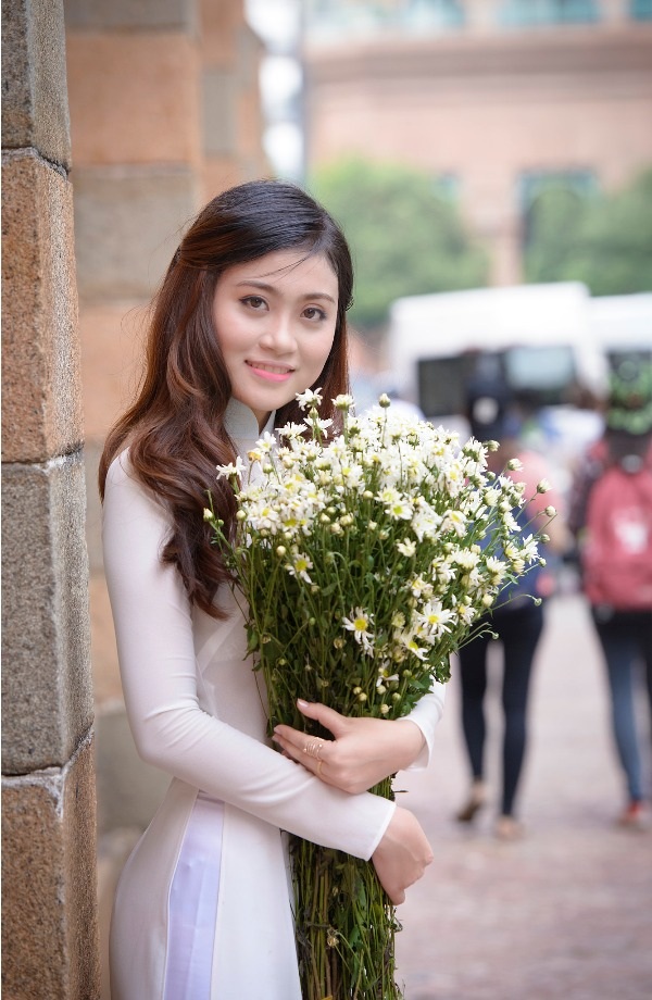 Nữ sinh Sài thành khoe sắc dịu dàng bên cúc họa mi - 6 Nữ sinh Sài thành khoe sắc dịu dàng bên cúc họa mi - 6