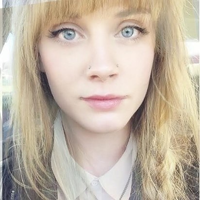 Hai cô gái xa lạ giống nhau như đúc - 5 Hai cô gái xa lạ giống nhau như đúc - 5