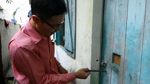 Lắp khoá bảo mật bằng vân tay vẫn bị kẻ gian đột kích trộm đồ - 1 Lắp khoá bảo mật bằng vân tay vẫn bị kẻ gian đột kích trộm đồ - 1