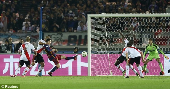 Messi có pha xử lý bóng đẳng cấp...