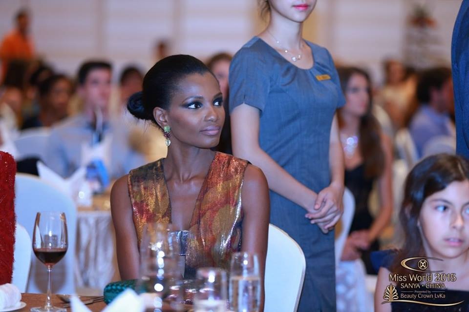 Hoa hậu Thế giới khoe sắc trong tiệc từ thiện - 11
Cựu hoa hậu Thế giới - Agbani Darego, cô đăng quang từ năm 2001.