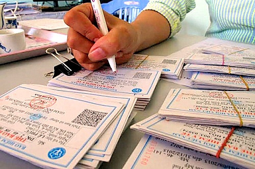 Năm 2015, BHYT bao phủ 75 % dân số: Cần thêm 2 triệu người tham gia - 1
Cần thêm hơn 1% dân số tham gia BHYT để đạt mục tiêu 75 % vào cuối năm 2015 - điều này tương đương con số gần 2 triệu người. (Ảnh minh họa)