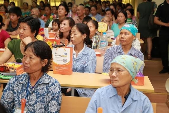 Bệnh nhân ung thư tại một buổi toạ đàm hướng dẫn về dinh dưỡng
