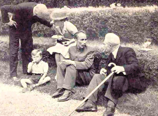 Lễ Tuyên ngôn Độc lập 2/9/1945: “Một cuộc biểu dương lực lượng tuyệt vời” - 3 Lễ Tuyên ngôn Độc lập 2/9/1945: “Một cuộc biểu dương lực lượng tuyệt vời” - 3