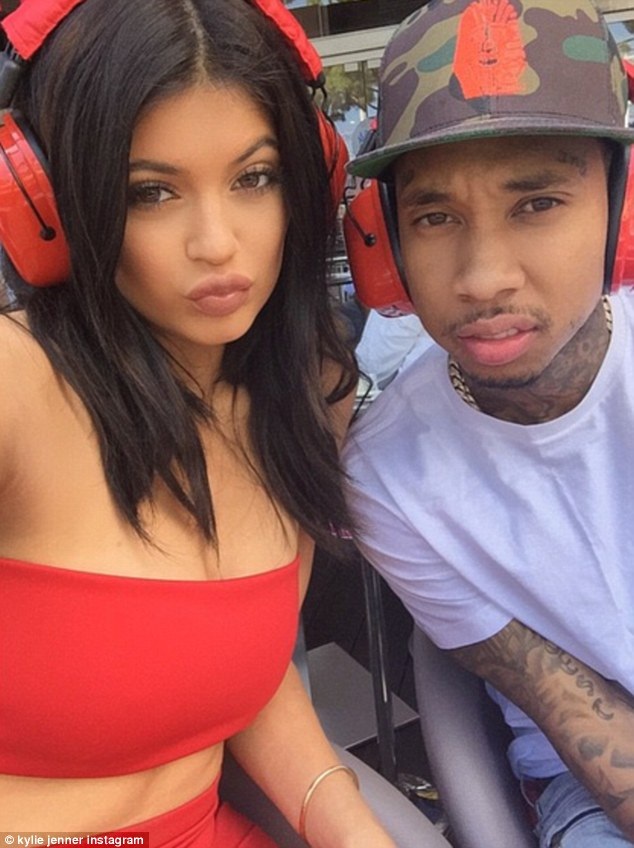 
Tyga thậm chí bị coi là có ảnh hưởng xấu tới em cô Kim dù là một ca sỹ nổi tiếng từng được đề cử Grammy, American Music Awards, World Music Awards, MTV Video Music Awards...
