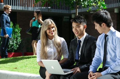 Du học Mỹ - Làm việc hưởng lương ngay khi học đại học - 1 Du học Mỹ - Làm việc hưởng lương ngay khi học đại học - 1