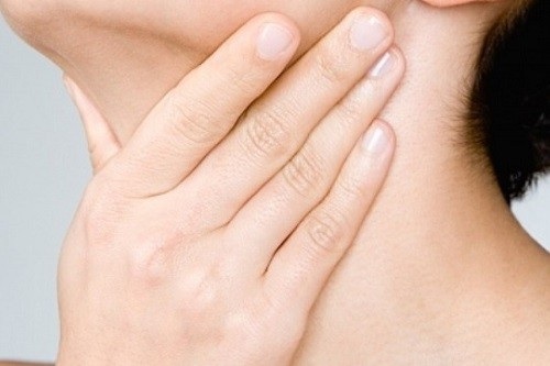 Vì sao trời lạnh hay bị đau rát họng? - 1 Vì sao trời lạnh hay bị đau rát họng? - 1