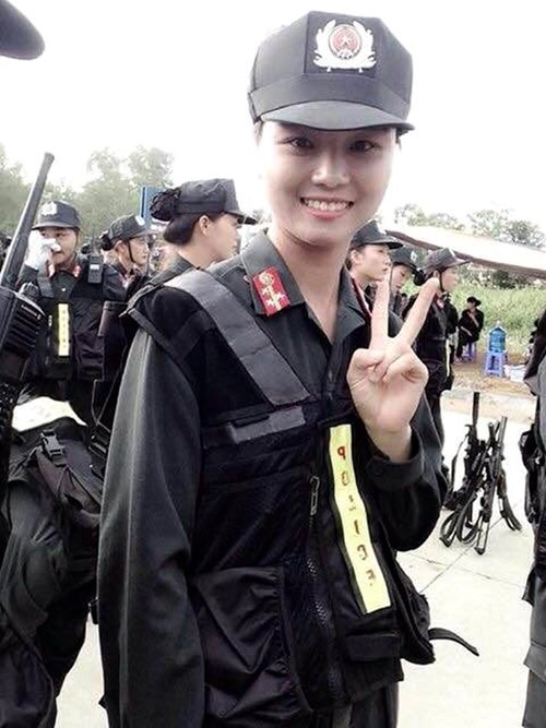 Chuyện khổ luyện của những bóng hồng diễu binh - 2 Chuyện khổ luyện của những bóng hồng diễu binh - 2