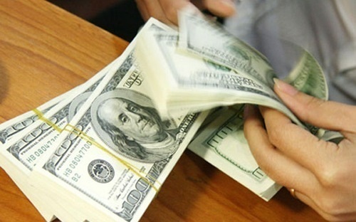 Giá vàng lại “lao dốc không phanh”, USD chạm trần - 1 Giá vàng lại “lao dốc không phanh”, USD chạm trần - 1