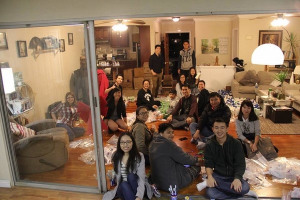 DHS Việt tại California mang Giáng sinh ấm cho người vô gia cư - 5 DHS Việt tại California mang Giáng sinh ấm cho người vô gia cư - 5