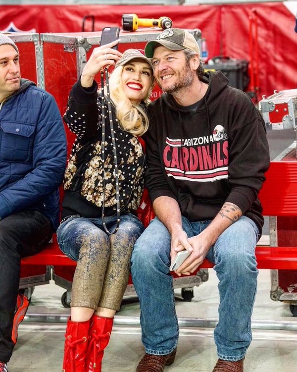 Gwen Stefani hạnh phúc bên Blake Shelton - 2
Hai giám khảo nổi tiếng của The Voice Mỹ trông thật đẹp đôi và trẻ trung.