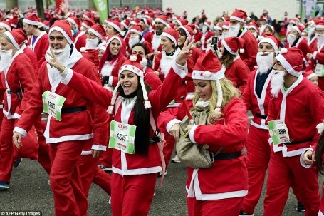 Kỳ thú cuộc đua của hơn 10 ngàn ông già tuyết - 2