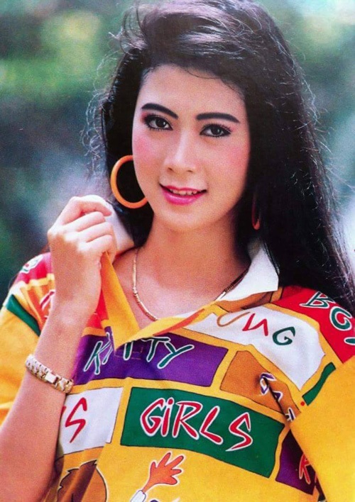Vẻ đẹp "triệu người mê" của Nữ hoàng ảnh lịch Diễm Hương - 5 Vẻ đẹp "triệu người mê" của Nữ hoàng ảnh lịch Diễm Hương - 5