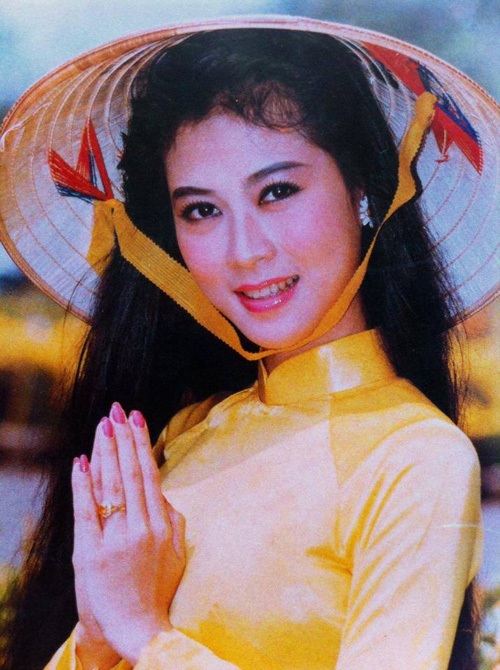 Vẻ đẹp "triệu người mê" của Nữ hoàng ảnh lịch Diễm Hương - 6 Vẻ đẹp "triệu người mê" của Nữ hoàng ảnh lịch Diễm Hương - 6