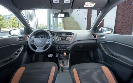 Hyundai i20 Active - Hoàn hảo cho gia đình trẻ - 3