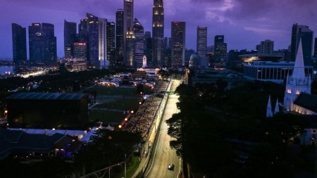 “Cơn bão” tại Đông Nam Á mang tên Vettel - 1