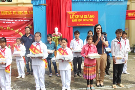 Lễ khai giảng ở nơi học sinh… tay không đến lớp - 20