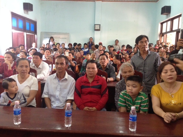 
Buổi xin lỗi công khai kết thúc chóng vánh khiến người oan sai còn ngẩn ngơ.
