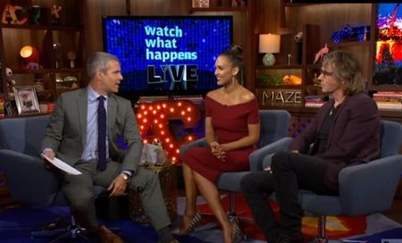 Jessica Alba sốc nặng khi bị vệ sĩ của Kylie Jenner xô đẩy - 1 Jessica Alba xuất hiện trên chương trình “Watch that happens live”