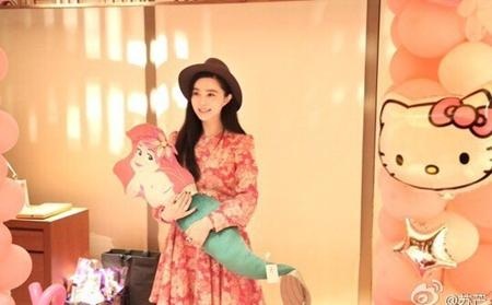 Phạm Băng Băng hạnh phúc đón sinh nhật cùng bạn trai - 6 Phạm Băng Băng hạnh phúc đón sinh nhật cùng bạn trai - 6