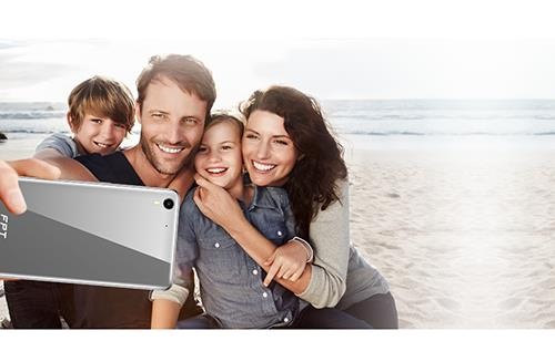 FPT S585 – Chụp ảnh ‘selfie’ với camera 5 megapixel - 2 Camera trước 5MP, Camera sau 8MP cho chế độ Selfie cực đỉnh
