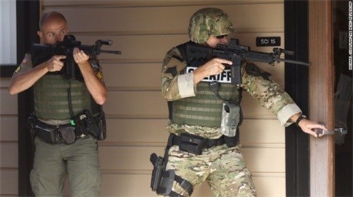 Bạo lực súng đạn ám ảnh nước Mỹ - 2