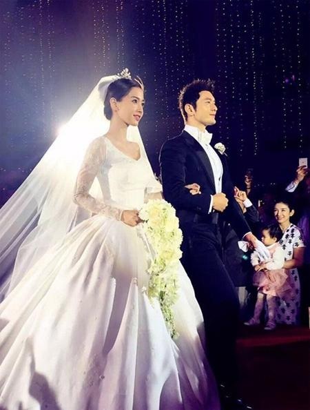 Mỉa mai Huỳnh Hiểu Minh, Lâm Phong muốn “lặng lẽ” tổ chức hôn lễ - 2 Lâm Phong sẽ không tổ chức đám cưới “rình rang” như Huỳnh Hiểu Minh