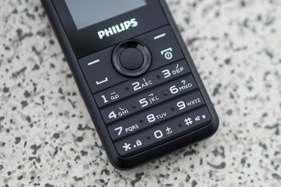 Philips ra mắt điện thoại phổ thông E103 giá 320 ngàn đồng - 3 Philips ra mắt điện thoại phổ thông E103 giá 320 ngàn đồng - 3