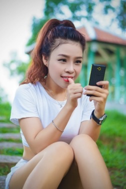 Philips bán ra thị trường smartphone giá cực rẻ - 2 Philips bán ra thị trường smartphone giá cực rẻ - 2