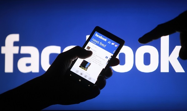 Nhiều học sinh dường như không “tồn tại” trong lớp vì facebook - 1 Nhiều học sinh dường như không “tồn tại” trong lớp vì facebook - 1