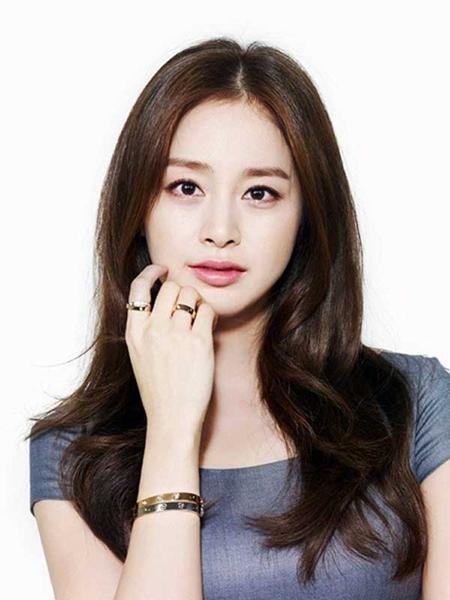 Những sao Hàn “nổi như cồn” trong năm 2015 - 4 Kim Tae Hee gần đây cũng đã tái xuất với bộ phim “Thiên tài lang băm”