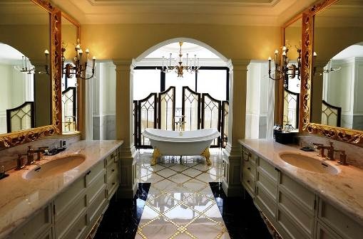 Chiêm ngưỡng lâu đài tráng lệ bên Vịnh Hạ Long - 7 Chiêm ngưỡng lâu đài tráng lệ bên Vịnh Hạ Long - 7