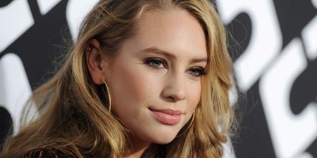 Các kiều nữ nóng bỏng có xuất thân “con nhà nòi” - 10 Dylan Frances Penn là cô con gái duy nhất mà nam tài tử Sean Penn có với vợ cũ Robin Wright. Sở hữu nét đẹp lai giữa hai ông bố bà mẹ nổi tiếng, không có gì khó hiểu khi Dylan sớm tỏa sáng trên sàn catwalk và đang là một trong những chân dài 9x đắt show của xứ sở cờ hoa.