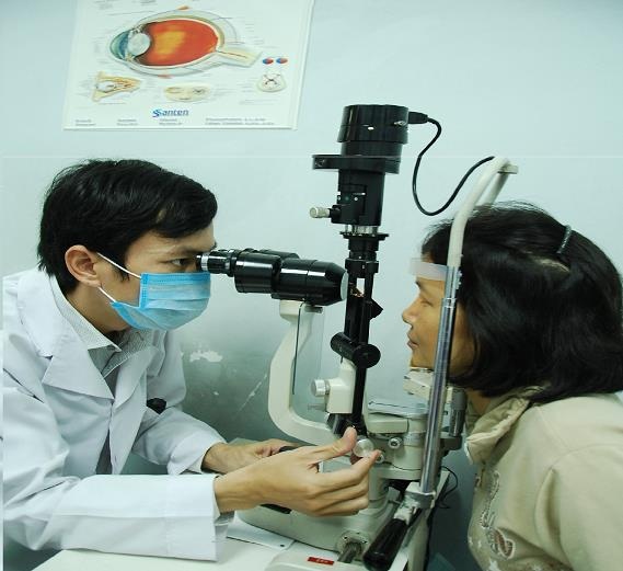 75% ca mù lòa do không kiểm soát tốt bệnh mắt - 2 Bệnh mắt về thủy tinh thể, võng mạc có triệu chứng ban đầu âm thầm nên thường bị bỏ qua