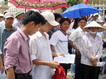 Xem xét nâng mức cho HS-SV vay vốn lên 1,35 triệu đồng/tháng - 1