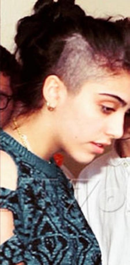 Những sao nhí giống cha mẹ đến kinh ngạc - 10 …và cô con gái Lourdes Leon trông cũng “dữ dội” không kém