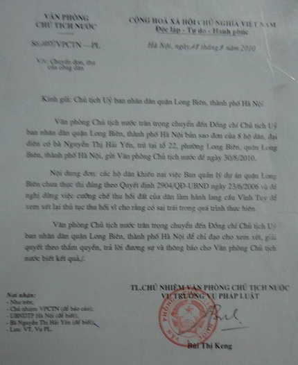 Công dân đề nghị xem xét lại vụ thu hồi đất có dấu hiệu trái pháp luật tại quận Long Biên - 2
Công văn của Văn phòng Chủ tịch nước đề nghị UBND quận Long Biêngiải quyết khiếu nại của gia đình bà Nguyễn Thị Hải Yến.