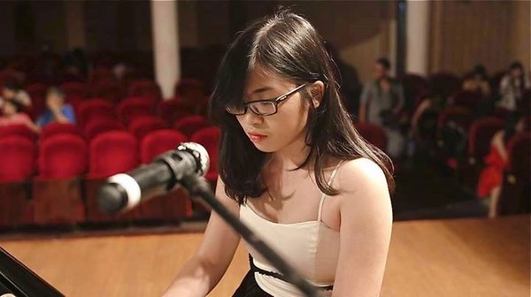 9X Việt “ẵm” học bổng toàn phần tại trường mang tên Tổng thống Mỹ - 4
Chi dự định theo học ngành Quan hệ quốc tế ở Mỹ để tiếp tục nghiên cứu sâu về các vấn đề xã hội và quyền con người.