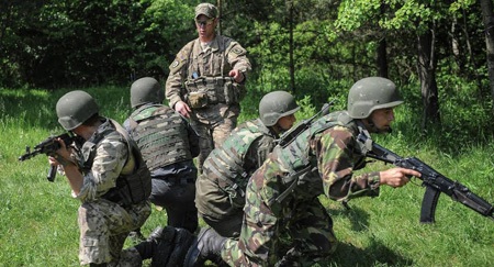 Mỹ vừa cáo buộc Nga, vừa mở rộng huấn luyện quân đội Ukraine - 1 Mỹ vừa cáo buộc Nga, vừa mở rộng huấn luyện quân đội Ukraine - 1