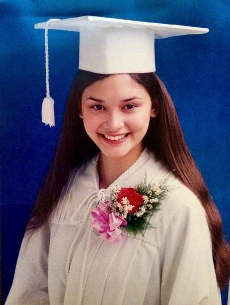 Ảnh độc và những “bí mật” của tân hoa hậu hoàn vũ - 5
Tân hoa hậu Pia sở hữu vẻ đẹp lai và luôn là người nổi bật nhờ chiều cao khi còn đi học.