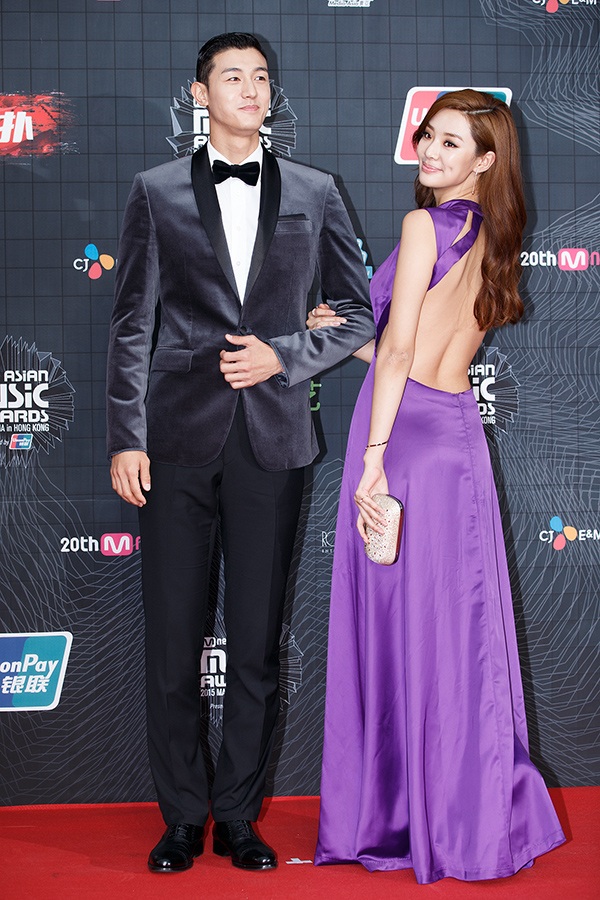
Lee Ki Woo và Stephanie Lee
