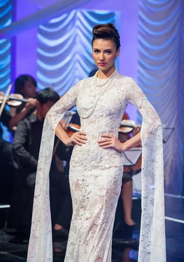 Hoàng Anh, Hồng Quế hoá "Mây" - 1