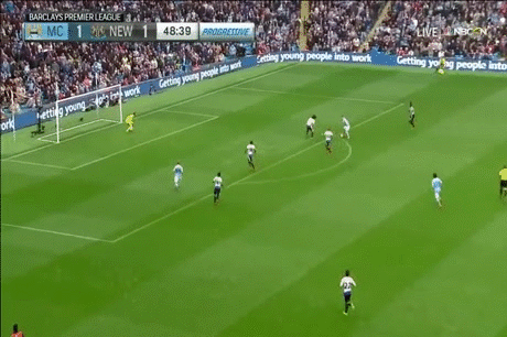 Đè bẹp Newcastle, Man City giành lại ngôi đầu bảng - 5 Bàn thắng thứ hai của Aguero (2-1)