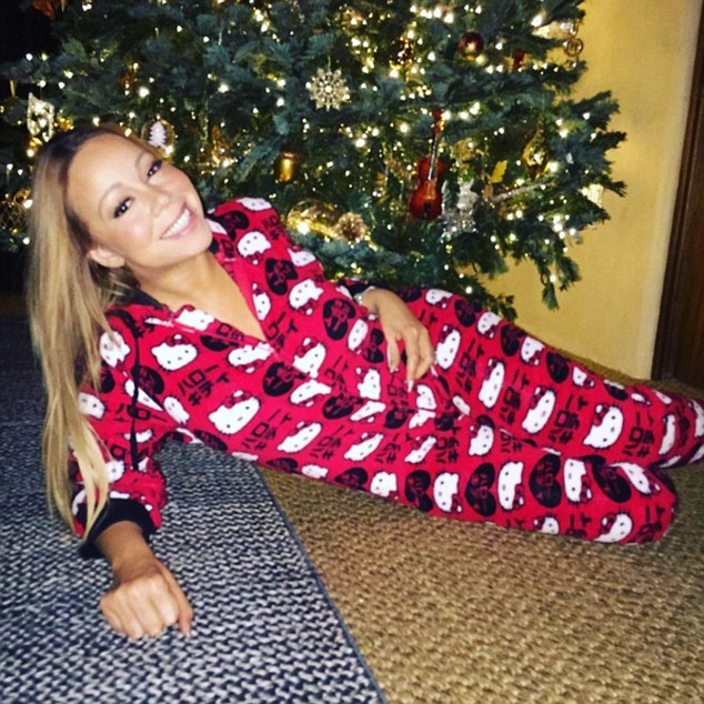 Mariah Carey nhí nhảnh đón Giáng sinh - 1
Mariah Carey rạng rỡ đón giáng sinh 2015, năm nay cô vẫn tiếp tục truyền thống hàng năm là tới Aspen, Colorado nghỉ lễ cùng gia đình