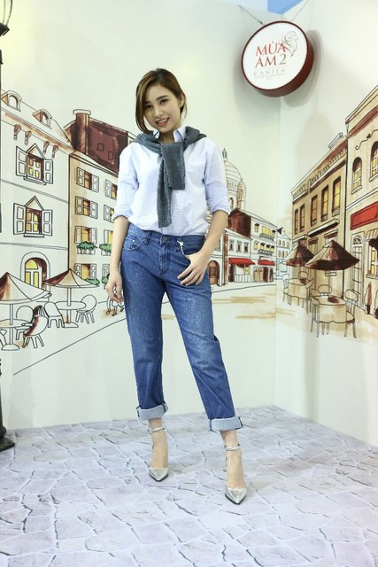 Tuyệt chiêu phối đồ đẹp ngày gió mùa - 7
Những trang phục nam giới được Nguyễn Thùy Niên – sinh viên khoa Thời trang Đại học Mỹ thuật Công nghiệp kết hợp tạo nên vẻ cá tính riêng cho các bạn gái