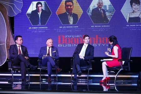 Lãnh đạo doanh nghiệp bàn về chiến lược cho người kế thừa - 2 Lãnh đạo doanh nghiệp nước ngoài thảo luận về chủ đề Chiến lược cho người kế thừa