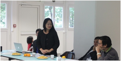 Hội SVVN tại Orleans (Pháp) bầu tân Chủ tịch - 2 Chị Quỳnh Mai- Cán bộ phụ trách lưu học sinh Việt Nam tại Pháp tham dự và phát biểu