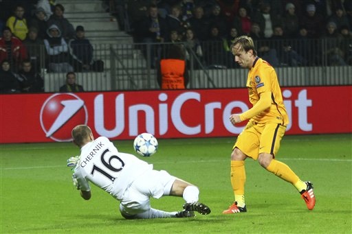 Barcelona chính thức vượt qua vòng bảng Champions League? - 1 Rakitic tỏa sáng với cú đúp vào lưới Bate ở lượt đi