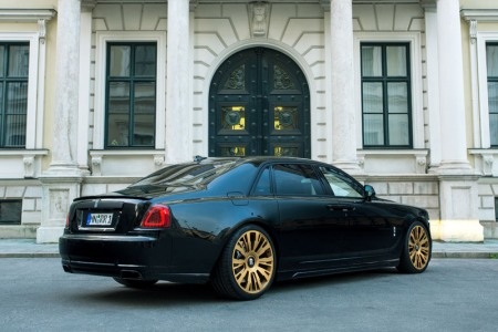 Một Rolls-Royce Ghost khác lạ - 4