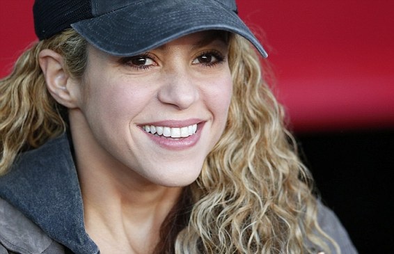 Shakira bế 2 con đi xem bóng đá - 7
Cô thừa nhận đã làm việc quá nhiều trong những năm vừa qua và bây giờ là lúc dành nhiều thời gian hơn cho tổ ấm của mình